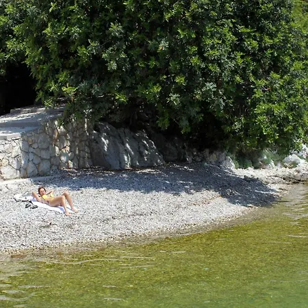 By The Sea Mali Daire