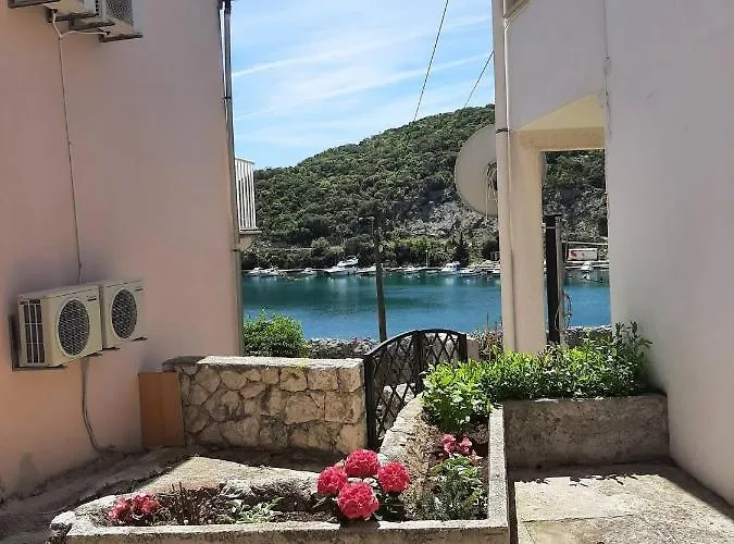 By The Sea Mali * Zaton (Dubrovnik-Neretva)